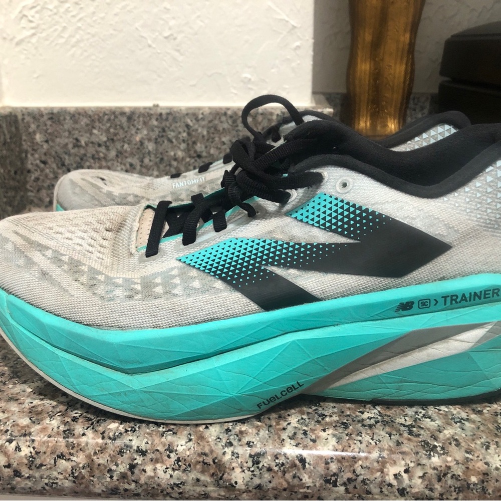 New Balance Women's Teal and Black Athletic Shoes